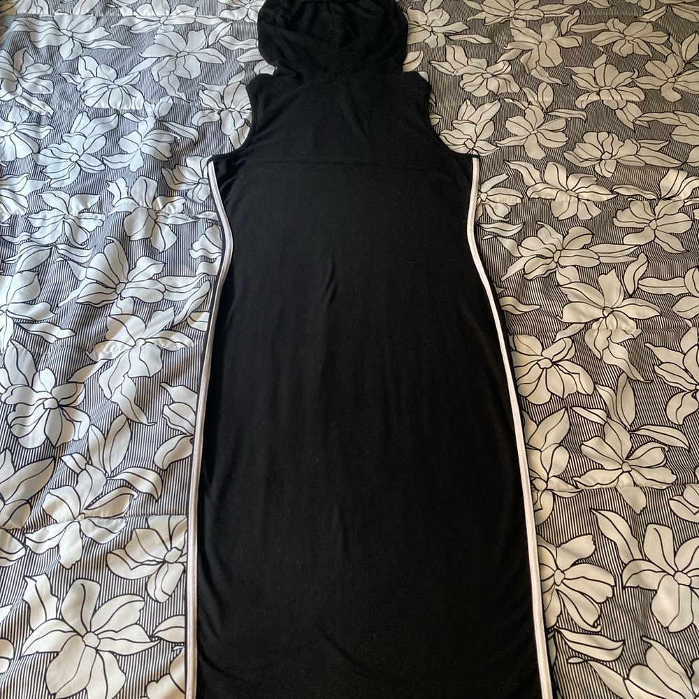 Black and white hoodie dress - Picture 5 of 9